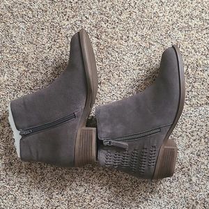 Kensie  Grey Boots size 9